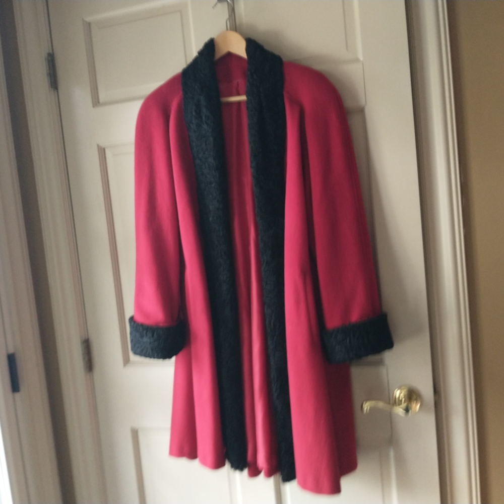 G/U Elegant Red Coat with Black Trim